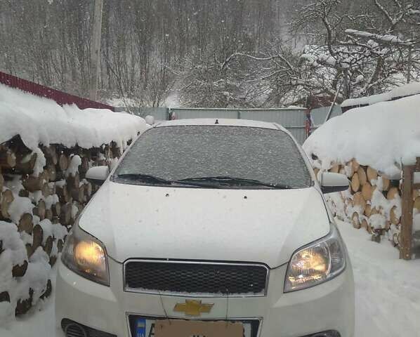 Белый Шевроле Авео, объемом двигателя 1.2 л и пробегом 250 тыс. км за 3500 $, фото 1 на Automoto.ua