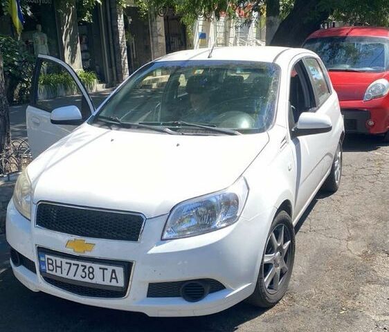 Белый Шевроле Авео, объемом двигателя 1.4 л и пробегом 256 тыс. км за 4100 $, фото 1 на Automoto.ua