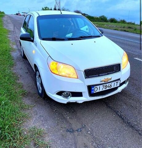 Белый Шевроле Авео, объемом двигателя 1.2 л и пробегом 250 тыс. км за 3090 $, фото 1 на Automoto.ua