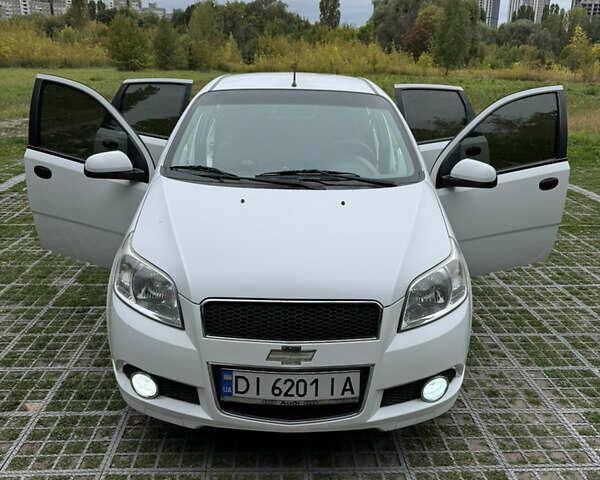 Белый Шевроле Авео, объемом двигателя 1.5 л и пробегом 109 тыс. км за 6299 $, фото 1 на Automoto.ua