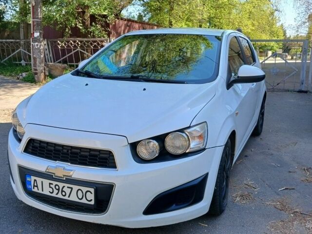 Білий Шевроле Авео, об'ємом двигуна 1.2 л та пробігом 174 тис. км за 5000 $, фото 1 на Automoto.ua