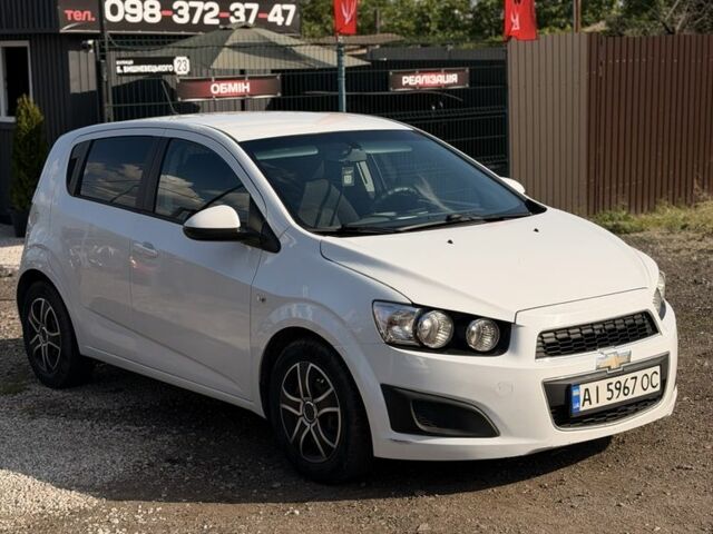 Белый Шевроле Авео, объемом двигателя 1.2 л и пробегом 170 тыс. км за 3602 $, фото 1 на Automoto.ua