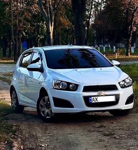 Белый Шевроле Авео, объемом двигателя 1.4 л и пробегом 158 тыс. км за 6700 $, фото 1 на Automoto.ua