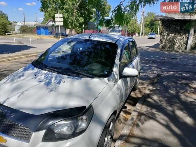 Белый Шевроле Авео, объемом двигателя 1.2 л и пробегом 212 тыс. км за 4600 $, фото 1 на Automoto.ua