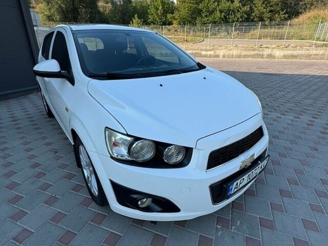 Белый Шевроле Авео, объемом двигателя 1.6 л и пробегом 153 тыс. км за 6600 $, фото 1 на Automoto.ua
