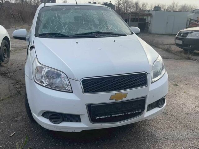 Белый Шевроле Авео, объемом двигателя 1.5 л и пробегом 35 тыс. км за 1600 $, фото 1 на Automoto.ua