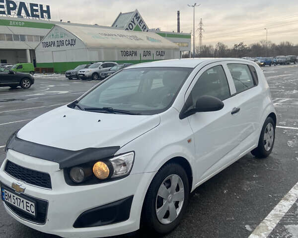 Білий Шевроле Авео, об'ємом двигуна 1.23 л та пробігом 152 тис. км за 5000 $, фото 1 на Automoto.ua