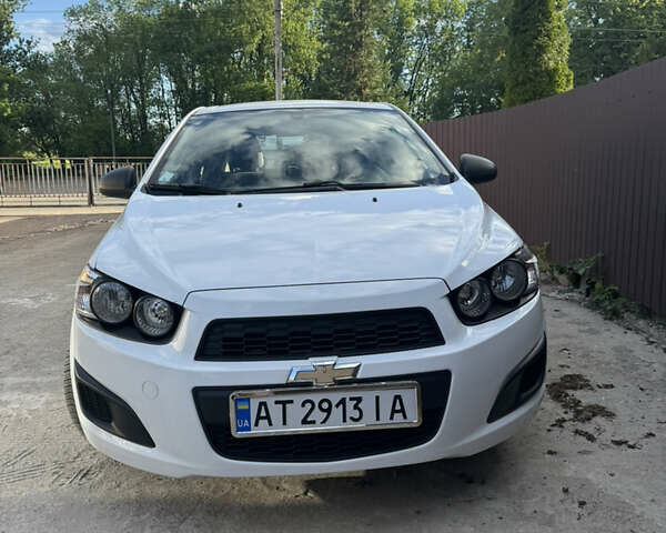 Білий Шевроле Авео, об'ємом двигуна 1.3 л та пробігом 163 тис. км за 5450 $, фото 1 на Automoto.ua