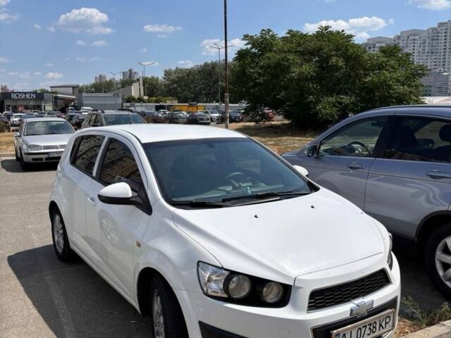 Білий Шевроле Авео, об'ємом двигуна 0 л та пробігом 325 тис. км за 4300 $, фото 1 на Automoto.ua
