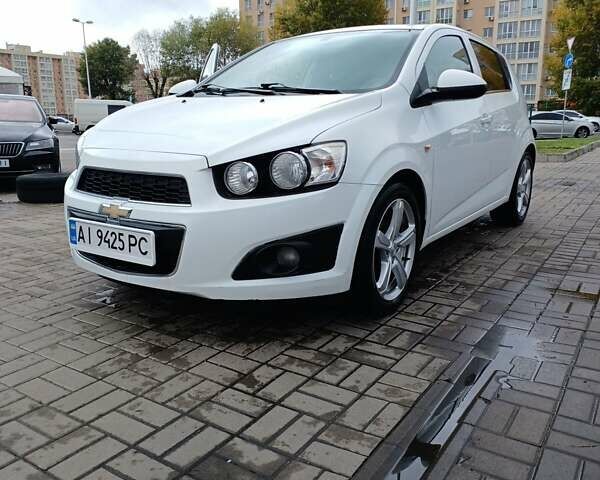 Шевроле Авео 2012 в Киеве на Automoto.ua Белый Шевроле Авео, объемом двигателя 1.6 л и пробегом 127 тыс. км за 6300 $, фото 1 на Automoto.ua