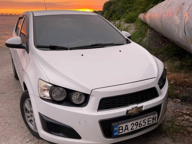 Білий Шевроле Авео, об'ємом двигуна 1.2 л та пробігом 240 тис. км за 4706 $, фото 1 на Automoto.ua