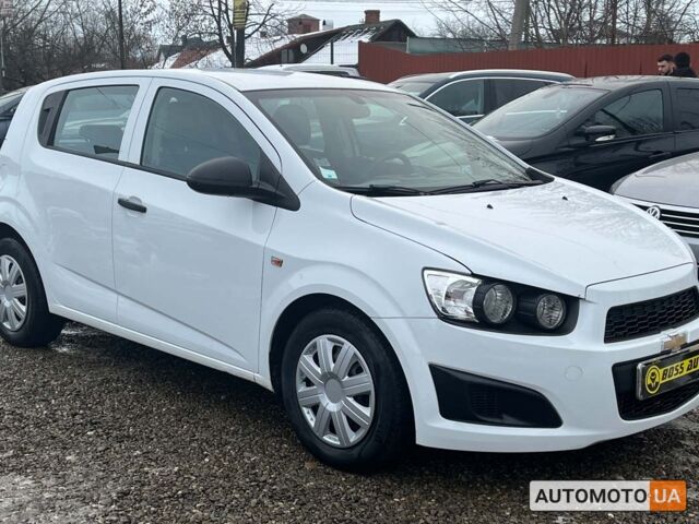 Белый Шевроле Авео, объемом двигателя 1.2 л и пробегом 139 тыс. км за 5700 $, фото 1 на Automoto.ua