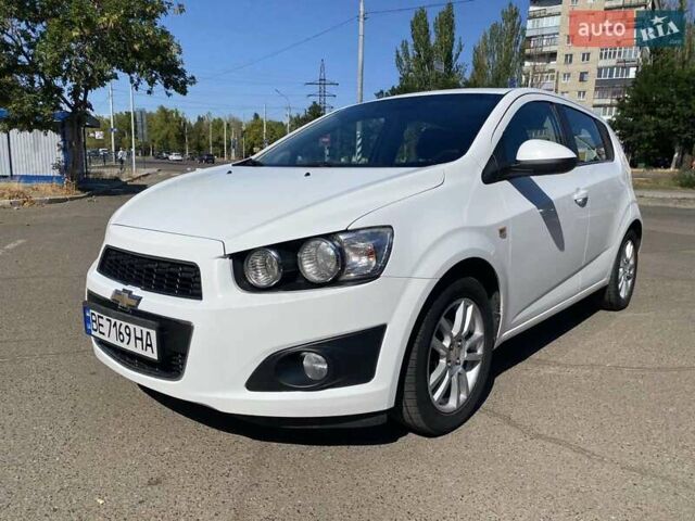 Белый Шевроле Авео, объемом двигателя 1.23 л и пробегом 187 тыс. км за 5800 $, фото 1 на Automoto.ua