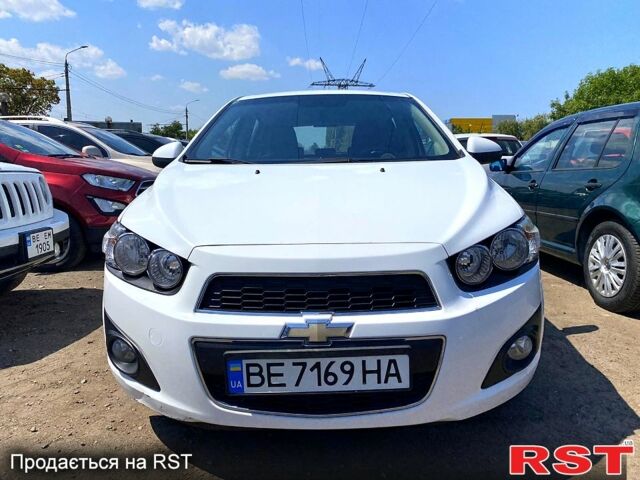 Белый Шевроле Авео, объемом двигателя 1.2 л и пробегом 187 тыс. км за 5800 $, фото 1 на Automoto.ua