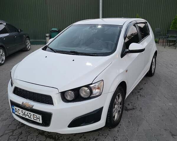 Білий Шевроле Авео, об'ємом двигуна 1.25 л та пробігом 185 тис. км за 5900 $, фото 1 на Automoto.ua