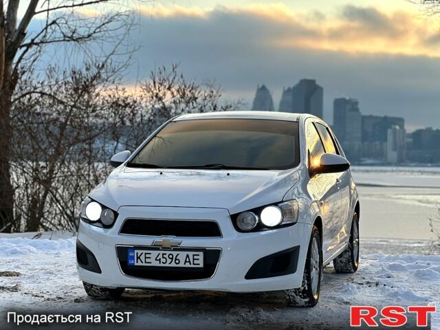 Белый Шевроле Авео, объемом двигателя 1.2 л и пробегом 14500 тыс. км за 6500 $, фото 1 на Automoto.ua