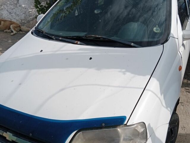 Белый Шевроле Авео, объемом двигателя 1.5 л и пробегом 357 тыс. км за 2000 $, фото 1 на Automoto.ua