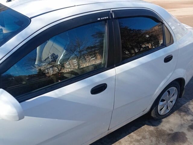 Білий Шевроле Авео, об'ємом двигуна 1.5 л та пробігом 295 тис. км за 3500 $, фото 1 на Automoto.ua