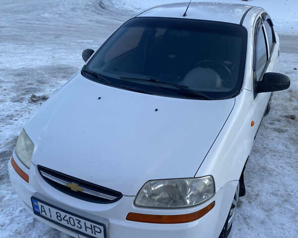 Белый Шевроле Авео, объемом двигателя 1.4 л и пробегом 245 тыс. км за 2500 $, фото 1 на Automoto.ua