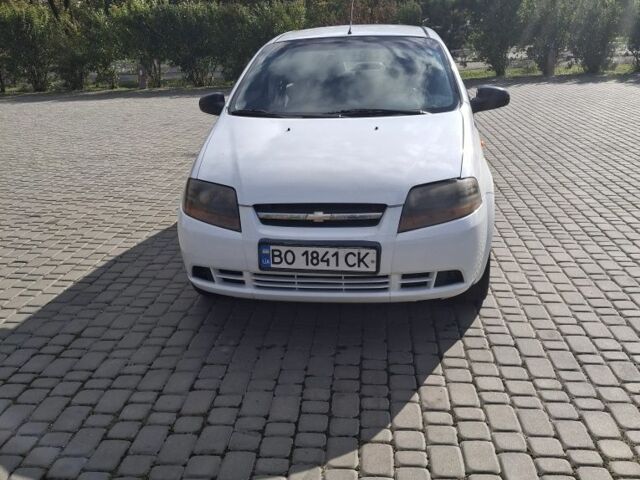 Білий Шевроле Авео, об'ємом двигуна 1.5 л та пробігом 200 тис. км за 1850 $, фото 1 на Automoto.ua