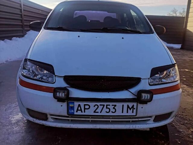 Білий Шевроле Авео, об'ємом двигуна 1.5 л та пробігом 300 тис. км за 2200 $, фото 1 на Automoto.ua