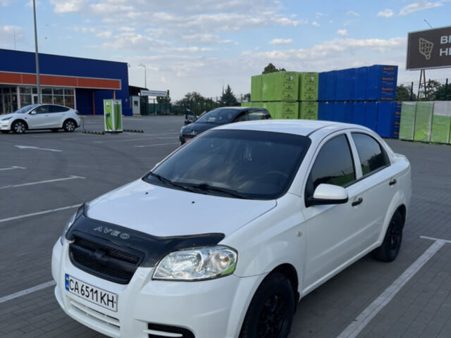 Білий Шевроле Авео, об'ємом двигуна 1.5 л та пробігом 235 тис. км за 3499 $, фото 1 на Automoto.ua