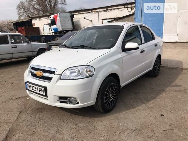 Білий Шевроле Авео, об'ємом двигуна 1.5 л та пробігом 237 тис. км за 3800 $, фото 1 на Automoto.ua