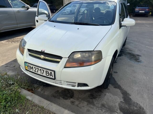Белый Шевроле Авео, объемом двигателя 1.5 л и пробегом 214 тыс. км за 2209 $, фото 1 на Automoto.ua