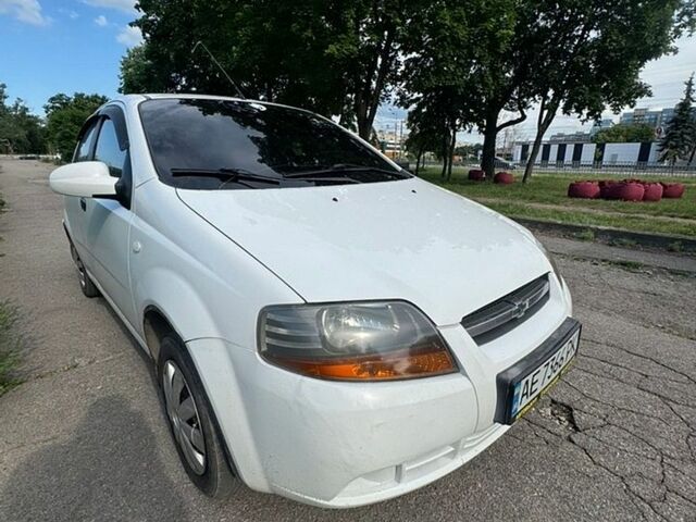 Білий Шевроле Авео, об'ємом двигуна 1.5 л та пробігом 265 тис. км за 2850 $, фото 1 на Automoto.ua