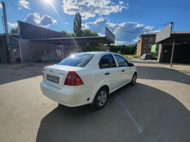 Білий Шевроле Авео, об'ємом двигуна 1.5 л та пробігом 270 тис. км за 2600 $, фото 1 на Automoto.ua