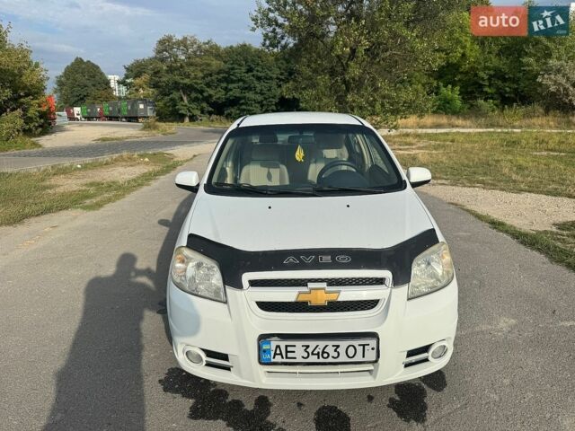 Білий Шевроле Авео, об'ємом двигуна 1.6 л та пробігом 158 тис. км за 4000 $, фото 1 на Automoto.ua