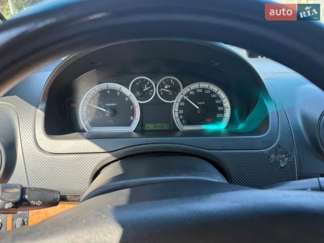Белый Шевроле Авео, объемом двигателя 1.5 л и пробегом 50 тыс. км за 2300 $, фото 1 на Automoto.ua