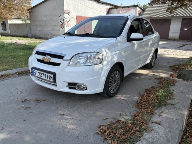 Белый Шевроле Авео, объемом двигателя 1.6 л и пробегом 225 тыс. км за 3113 $, фото 1 на Automoto.ua