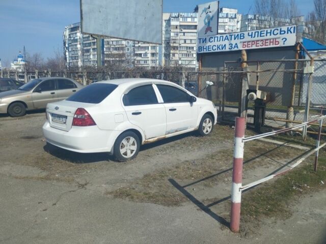Белый Шевроле Авео, объемом двигателя 1.5 л и пробегом 270 тыс. км за 1693 $, фото 1 на Automoto.ua