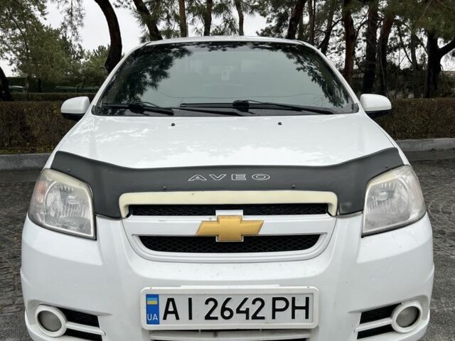 Белый Шевроле Авео, объемом двигателя 1.6 л и пробегом 260 тыс. км за 3800 $, фото 1 на Automoto.ua