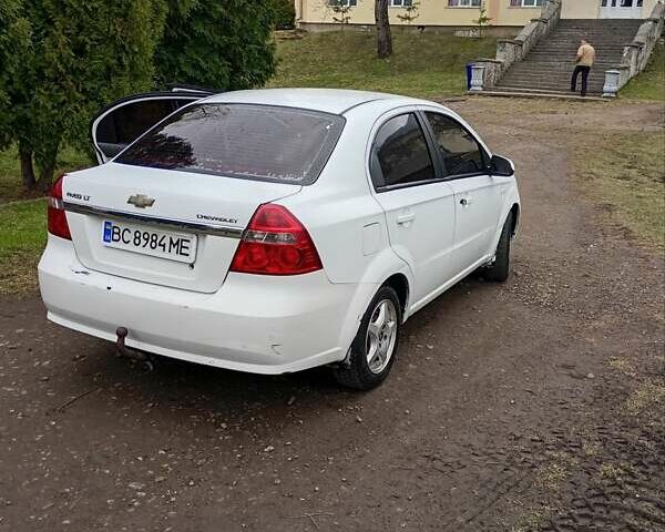 Білий Шевроле Авео, об'ємом двигуна 1.6 л та пробігом 170 тис. км за 3100 $, фото 1 на Automoto.ua