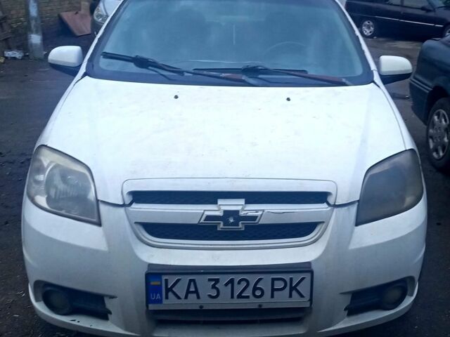 Белый Шевроле Авео, объемом двигателя 1.5 л и пробегом 220 тыс. км за 1850 $, фото 1 на Automoto.ua