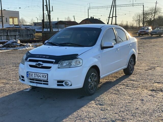 Белый Шевроле Авео, объемом двигателя 1.6 л и пробегом 210 тыс. км за 2600 $, фото 1 на Automoto.ua