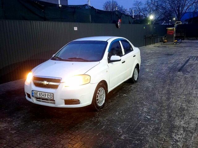Белый Шевроле Авео, объемом двигателя 1.5 л и пробегом 190 тыс. км за 3500 $, фото 1 на Automoto.ua
