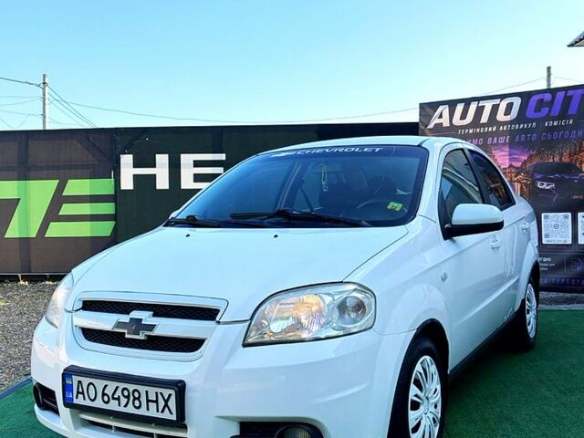 Білий Шевроле Авео, об'ємом двигуна 1.6 л та пробігом 306 тис. км за 2700 $, фото 1 на Automoto.ua