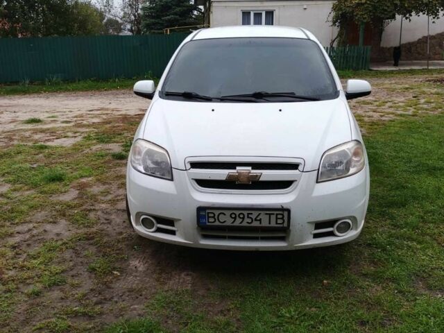 Белый Шевроле Авео, объемом двигателя 1.6 л и пробегом 182 тыс. км за 3300 $, фото 1 на Automoto.ua