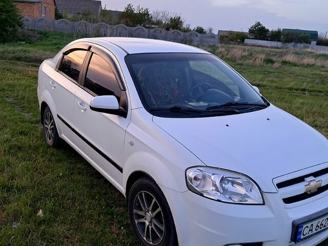 Белый Шевроле Авео, объемом двигателя 1.6 л и пробегом 161 тыс. км за 3300 $, фото 1 на Automoto.ua