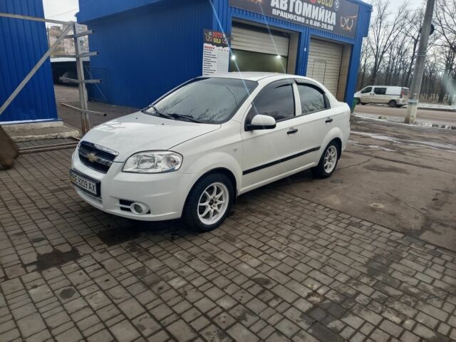 Белый Шевроле Авео, объемом двигателя 1.5 л и пробегом 265 тыс. км за 4100 $, фото 1 на Automoto.ua