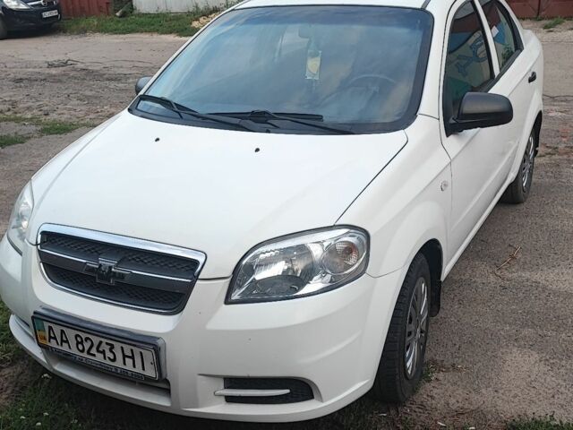 Белый Шевроле Авео, объемом двигателя 1.5 л и пробегом 230 тыс. км за 3176 $, фото 1 на Automoto.ua