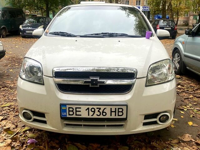 Білий Шевроле Авео, об'ємом двигуна 1.5 л та пробігом 250 тис. км за 3300 $, фото 1 на Automoto.ua