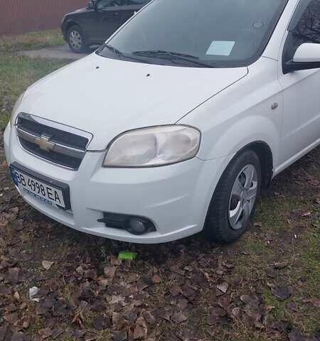Белый Шевроле Авео, объемом двигателя 1.6 л и пробегом 120 тыс. км за 4500 $, фото 1 на Automoto.ua