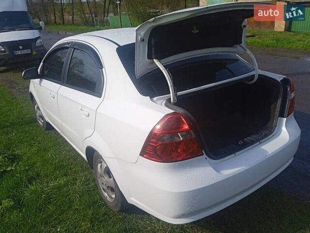 Белый Шевроле Авео, объемом двигателя 1.6 л и пробегом 260 тыс. км за 4600 $, фото 1 на Automoto.ua