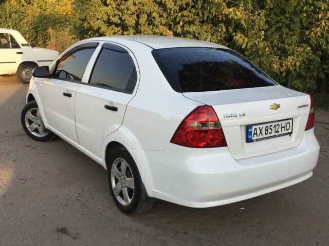 Белый Шевроле Авео, объемом двигателя 1.6 л и пробегом 169 тыс. км за 5200 $, фото 1 на Automoto.ua