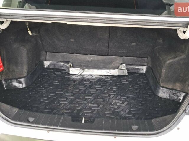 Білий Шевроле Авео, об'ємом двигуна 1.5 л та пробігом 270 тис. км за 3500 $, фото 1 на Automoto.ua