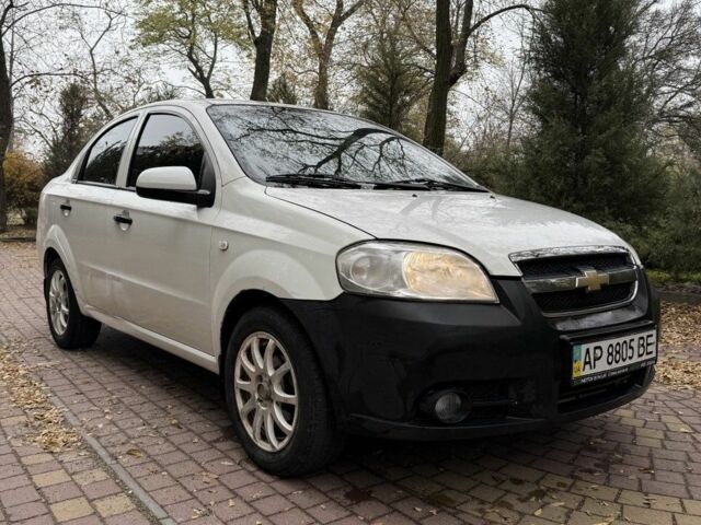 Белый Шевроле Авео, объемом двигателя 1.5 л и пробегом 84 тыс. км за 4200 $, фото 1 на Automoto.ua